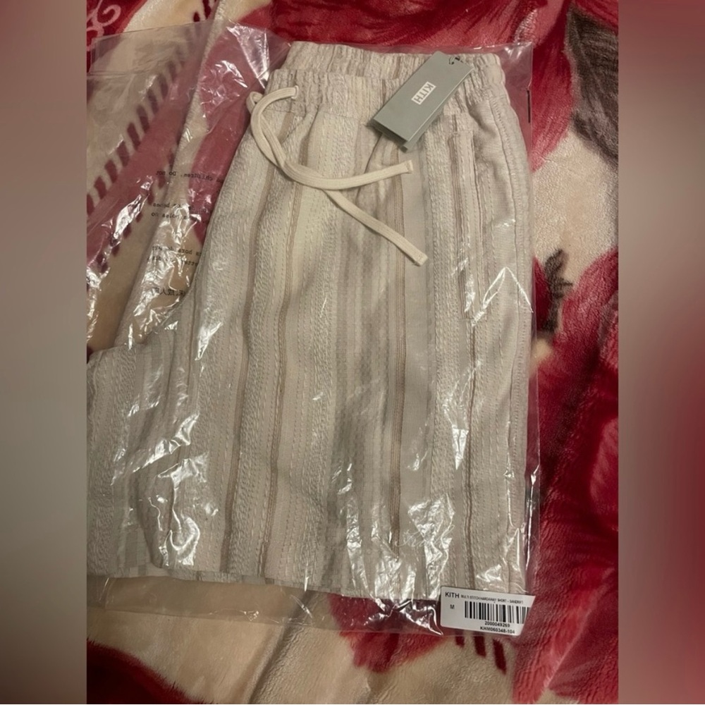 Kith Beige Striped Men's Shorts - Picture 3 of 4
